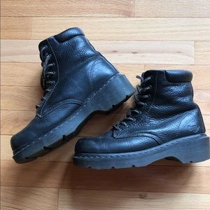 Dr. Marten’s Jessica Black Pebbled Leather Heeled Boots EU 41 US 9.